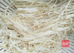 油泼金针菇的做法图解2