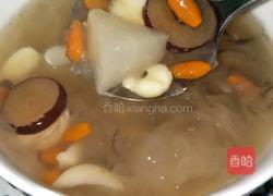 红枣银耳百合莲子雪梨羹的做法图解8