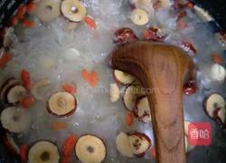 红枣银耳百合莲子雪梨羹的做法图解5