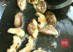 黄花菜炒木耳香菇瘦肉片的做法图解5