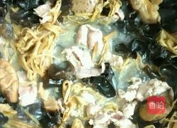 黄花菜炒木耳香菇瘦肉片的做法图解9
