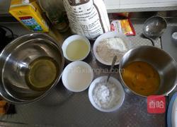 戚风杯子蛋糕的做法图解1