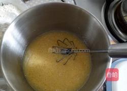 戚风杯子蛋糕的做法图解3