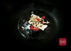 萝卜干炒肉的做法图解3