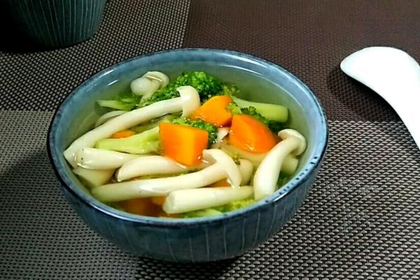 胡萝卜蘑菇汤