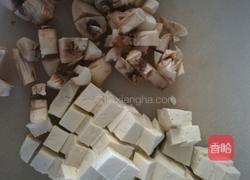 口蘑豆腐羹的做法图解2
