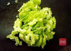 火腿拌苦瓜的做法图解2
