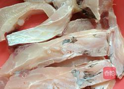 煎焖鲩鱼腩的做法图解2