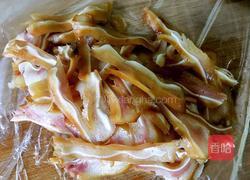 凉拌黄瓜猪耳朵的做法图解3