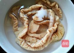 青椒洋葱炒肥肠的做法图解1