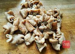 青椒洋葱炒肥肠的做法图解8