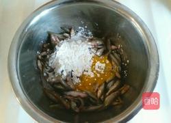 小鱼炖豆芽的做法图解2