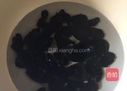 西瓜翠衣凉拌木耳的做法图解1