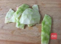 西瓜翠衣凉拌木耳的做法图解2