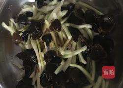 西瓜翠衣凉拌木耳的做法图解5