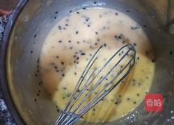 自制芝麻蛋卷的做法图解2