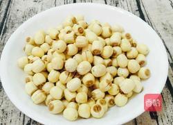 莲子泥玫瑰花饼糕的做法图解1