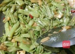 通菜梗炒酸笋的做法图解10
