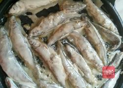 香煎多春鱼的做法图解6