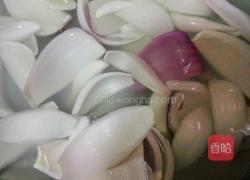 美味的煎饺和煎包的做法图解1