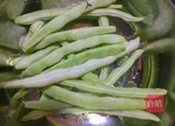 美味豆角花生米的做法图解1