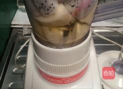 火龙果苹果汁的做法图解2