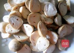 草菇炒肉的做法图解2