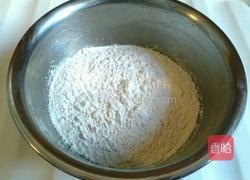 猪肉馅水饺的做法图解1