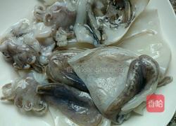 白灼墨鱼的做法图解1