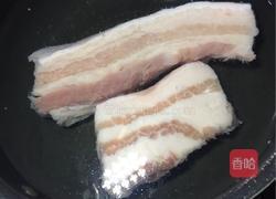 五花肉炖鲜竹笋的做法图解2