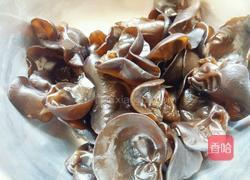 凉拌木耳藕片的做法图解2