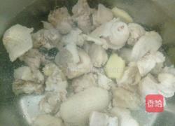 板栗煲鸡汤的做法图解6