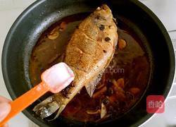 红烧鲈鱼的做法图解10