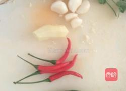 自制蒜泥皮冻的做法图解1