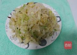 炝拌圆白菜粉丝的做法图解6