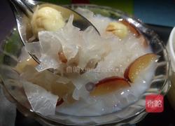 银耳莲子红枣羹的做法图解1
