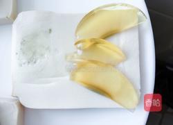 快乐的小金鱼---皮蛋豆腐的做法图解7