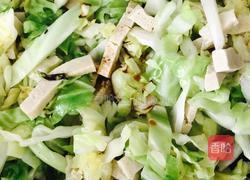 卷心菜清炒冻豆腐的做法图解9