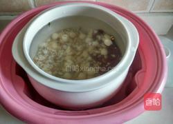 薏豆芡实莲子粥的做法图解7