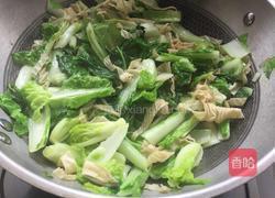 豆腐皮炒毛白菜的做法图解8