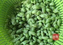清炒毛豆米的做法图解1