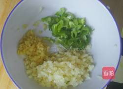 蒜香无骨鸡爪的做法图解2