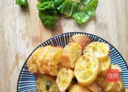 青椒炒油条的做法图解2