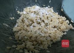 香煎饭团配口蘑油菜的做法图解2