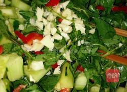凉拌黄瓜荆芥的做法图解3