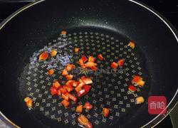 海苔粉松子仁鳗鱼炒饭的做法图解4