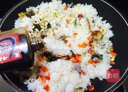 海苔粉松子仁鳗鱼炒饭的做法图解7