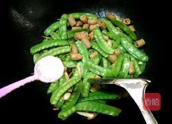 粉肠炒荷兰豆的做法图解8