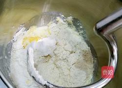 软噗噗的牛奶手撕椰蓉吐司的做法图解2