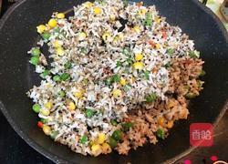 三色藜麦炒饭的做法图解6